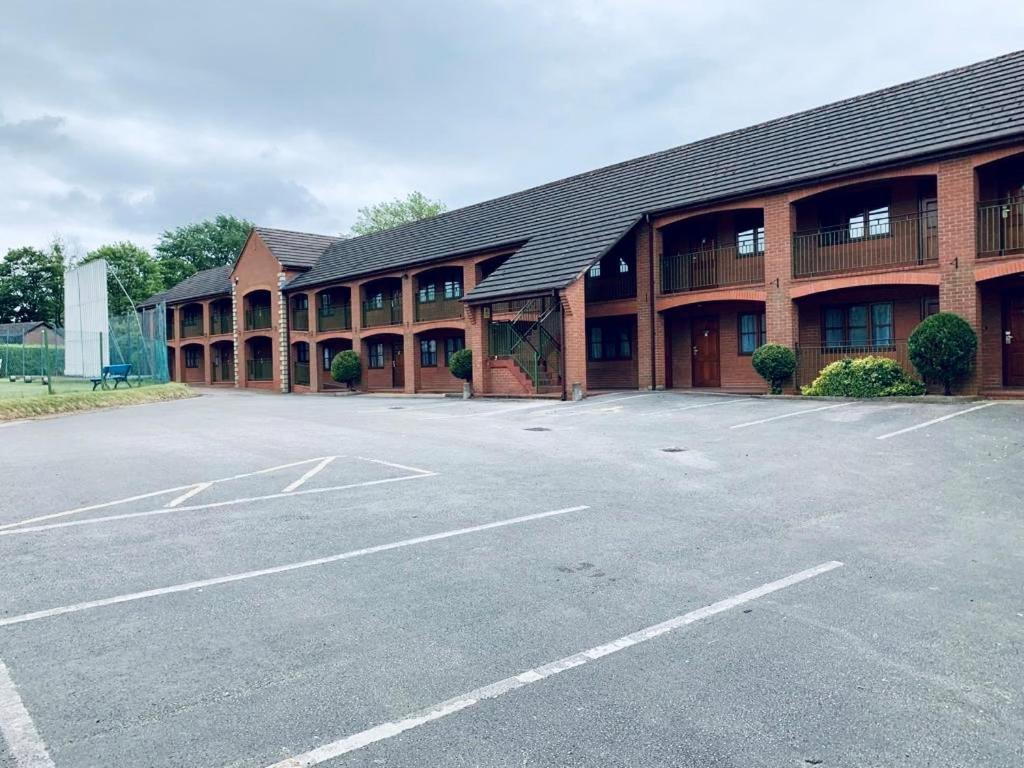 Tollgate Hotel & Leisure Stoke-on-Trent Zewnętrze zdjęcie